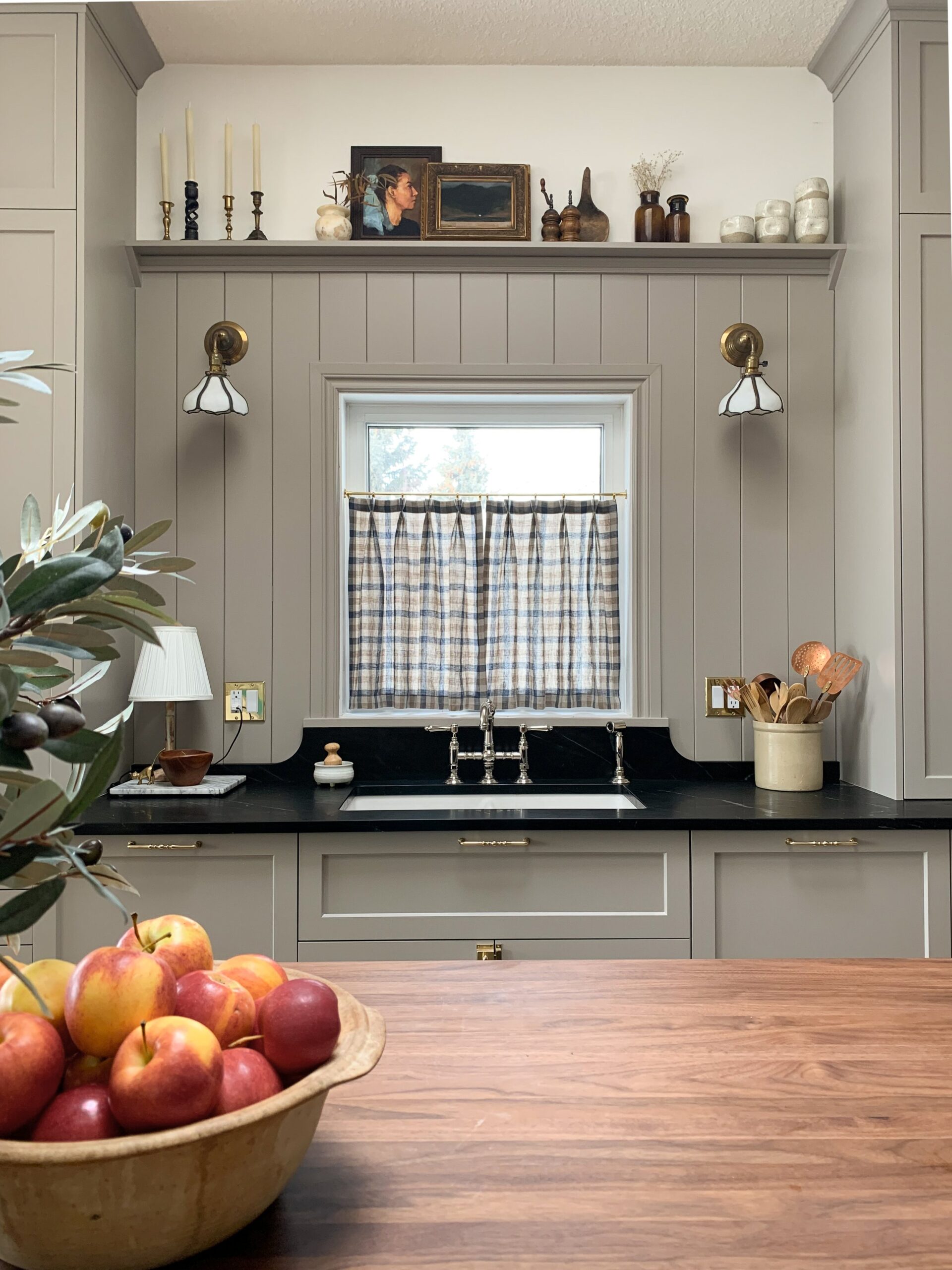 Make it Count: Smart Uses for the Space Below Upper Kitchen Cabinets