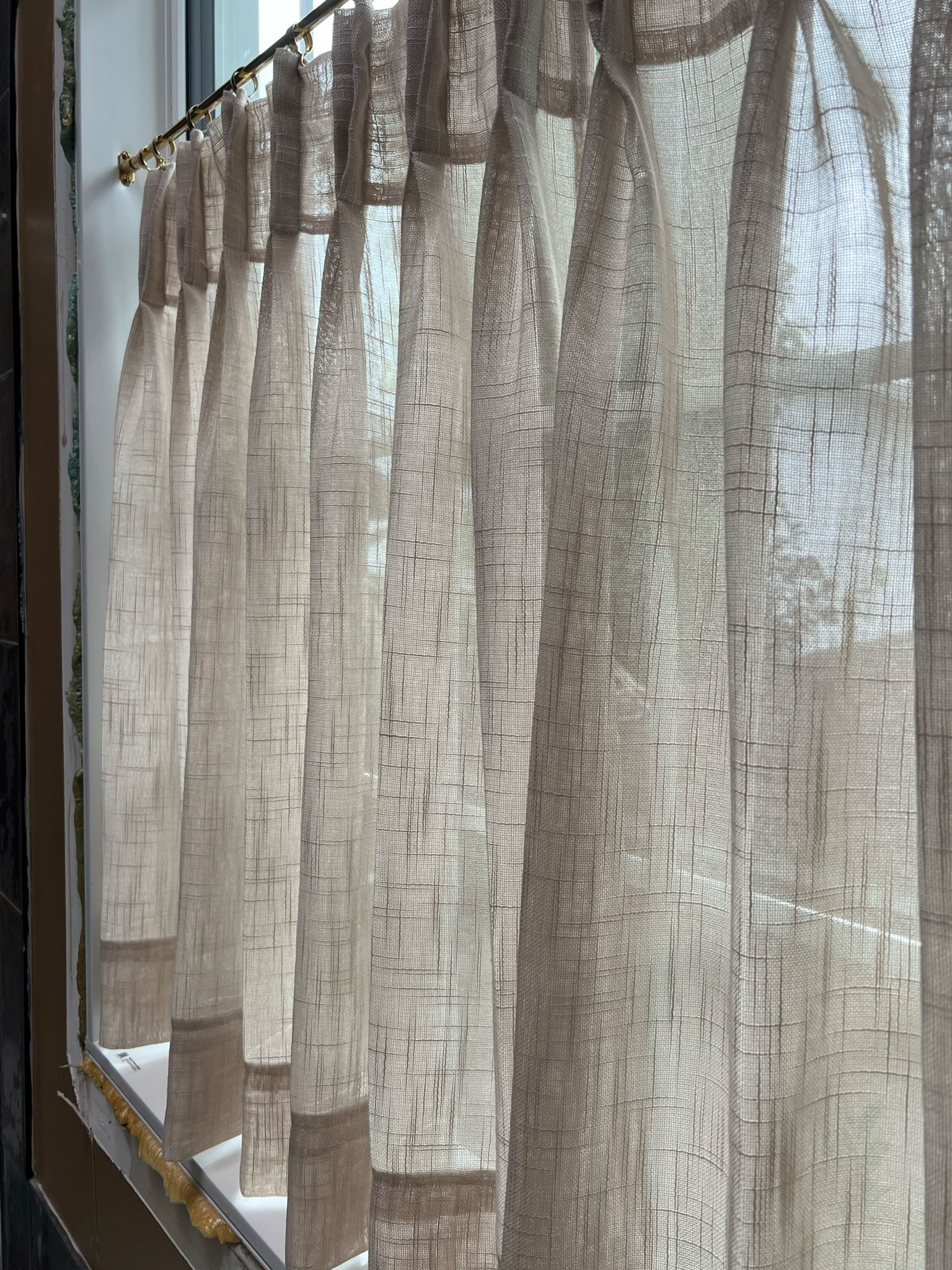 Absolutely Charming DIY Pinch Pleat Cafe Curtains Tutorial