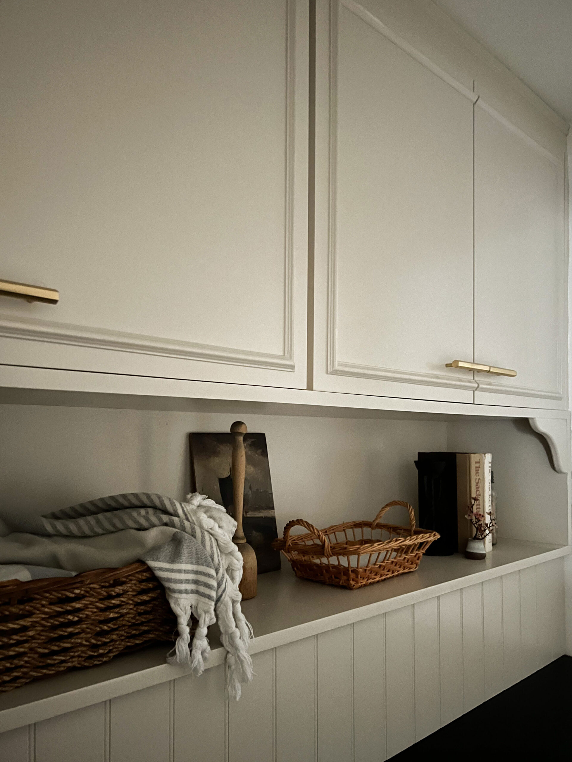 Kitchen Cabinet Handles & Finishes — A Comprehensive Guide