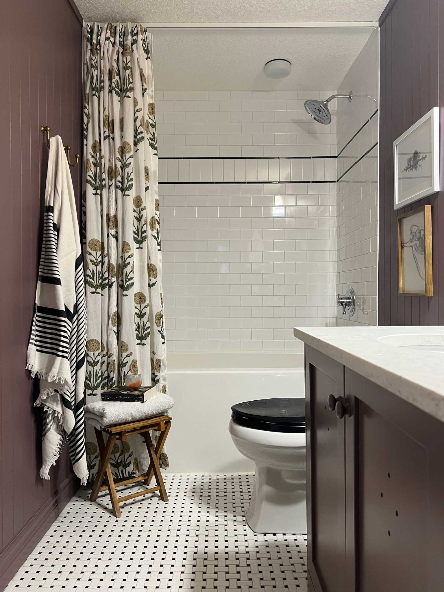 Shower with shop curtain