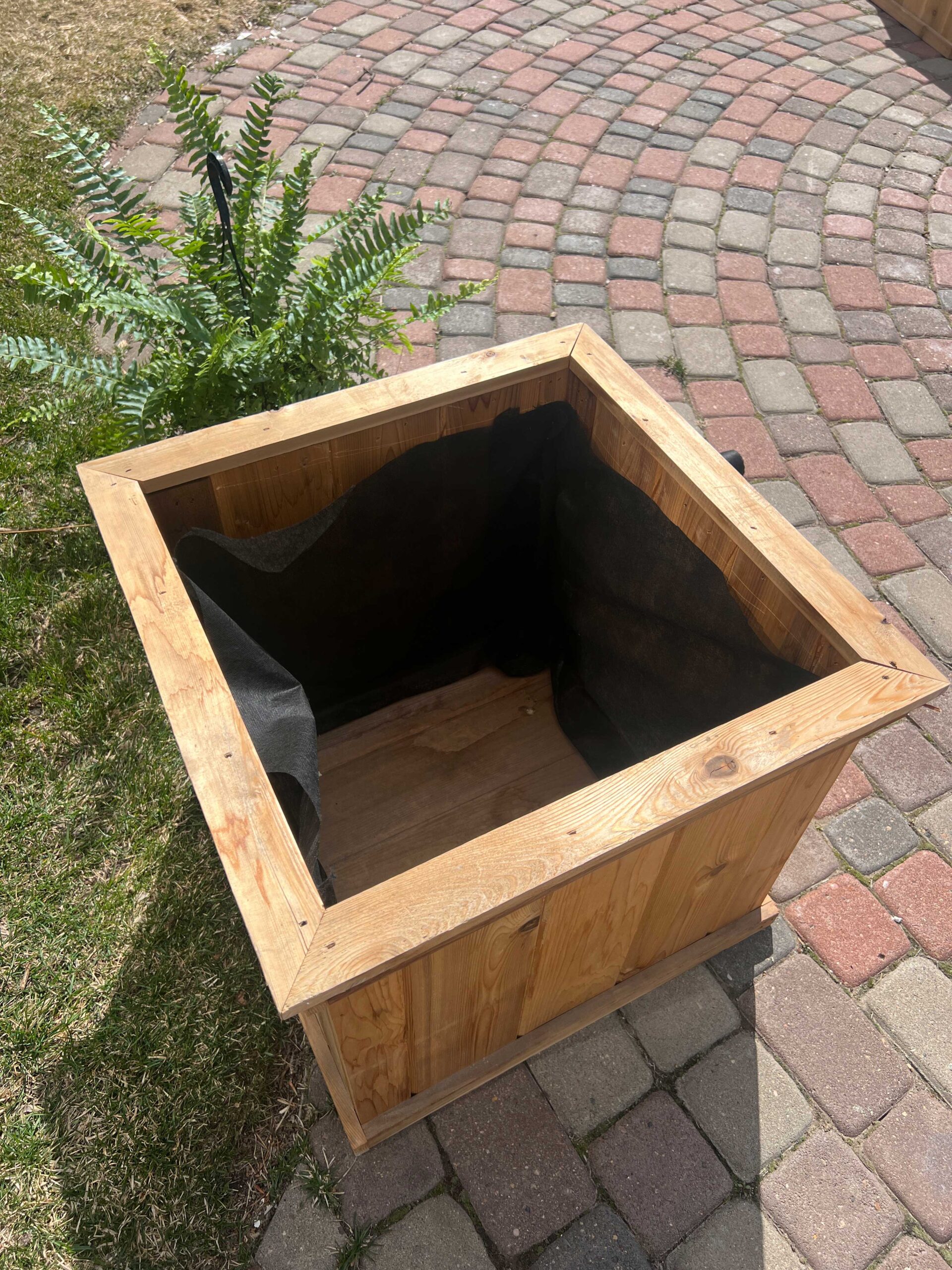 planter with lining