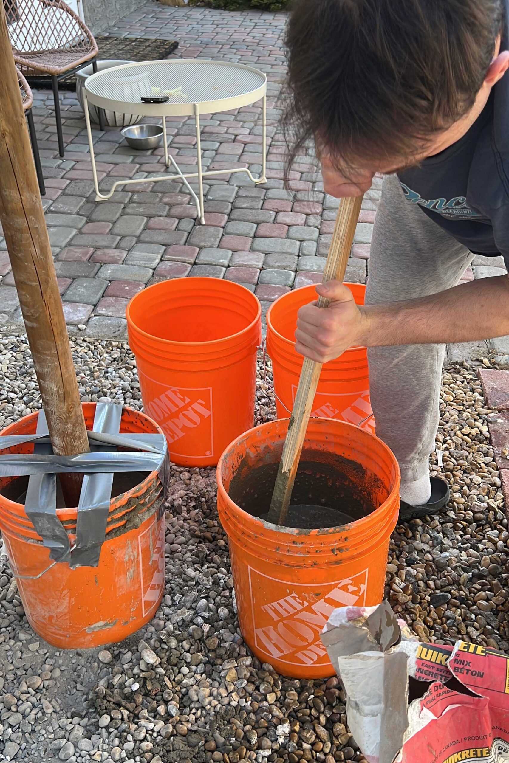 Stirring bucket of concrete