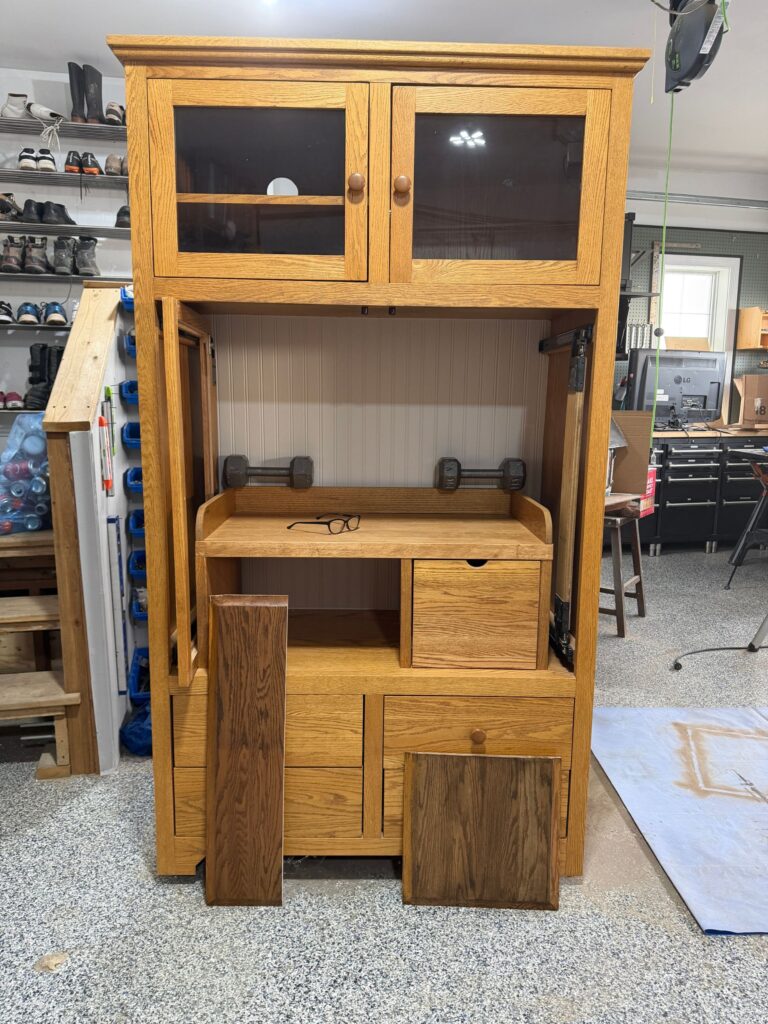 Displaying the backsplash on the counter in the hutch.