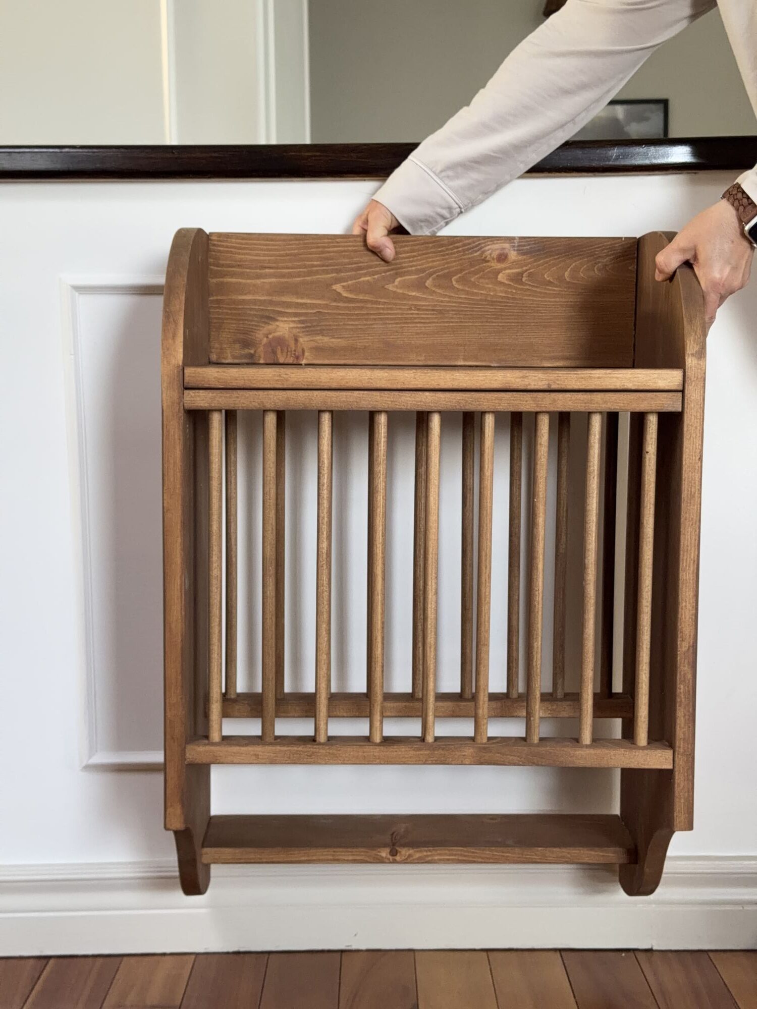holding plate rack up
