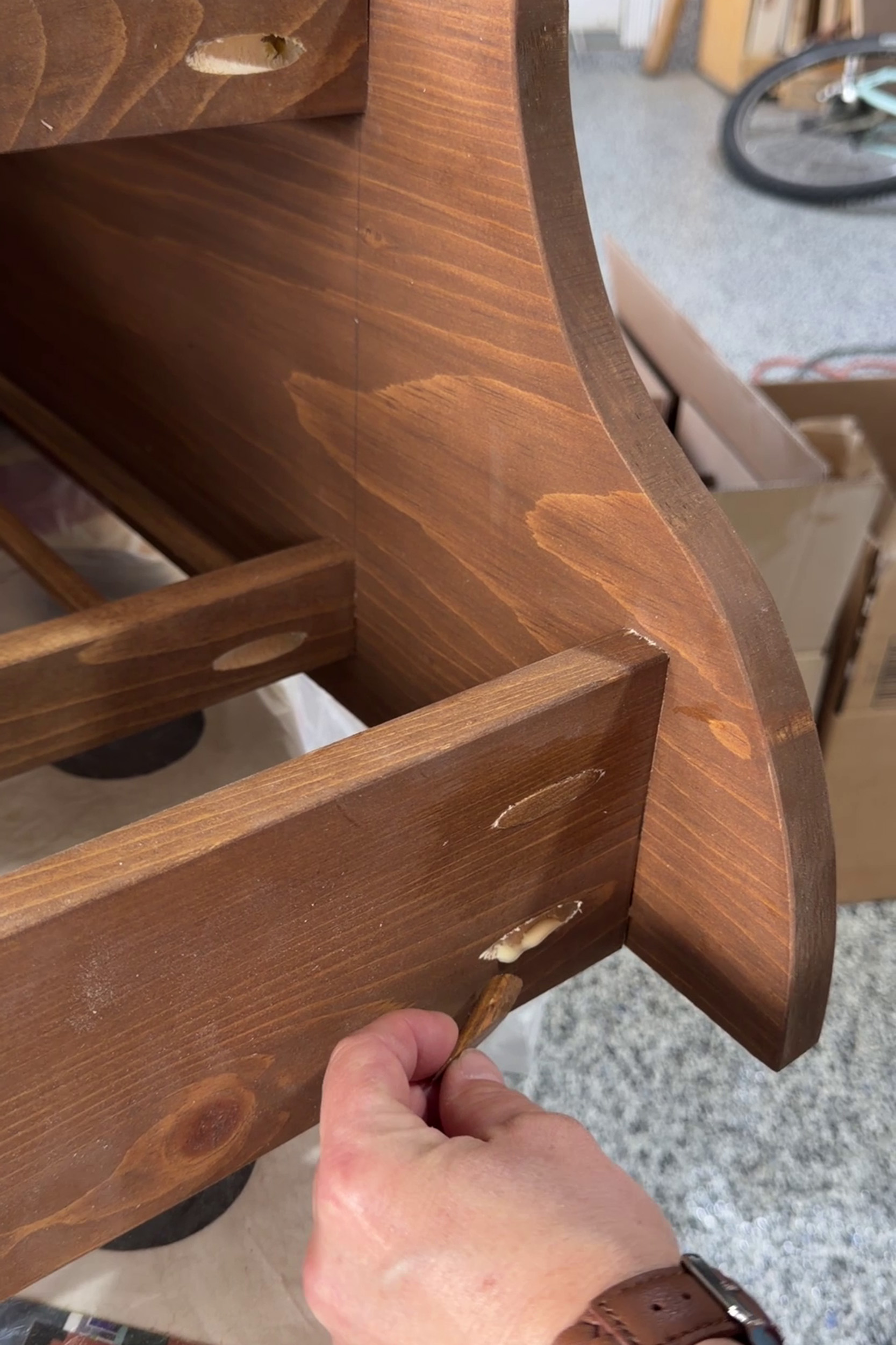 putting plugs in pocket holes